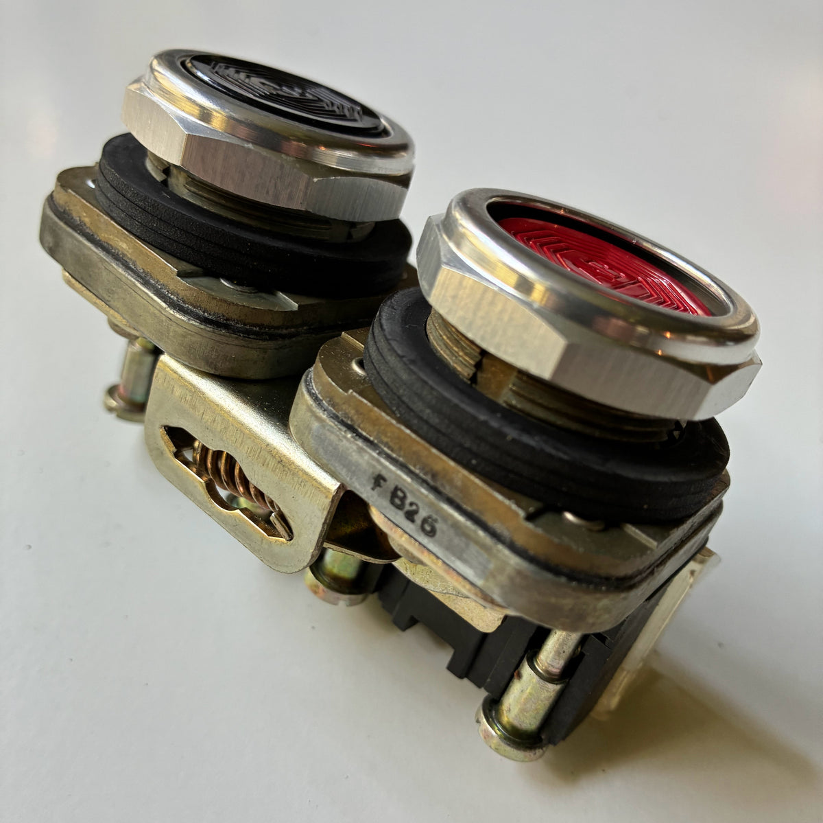 Allen Bradley 800T Pushbutton Operator Switch Assembly – Freeman ...