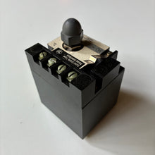 Load image into Gallery viewer, Westinghouse 56 Solid State Timer 177c469g23 2-30 Sec