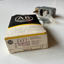 Load image into Gallery viewer, Allen Bradley Limit Switch 802T-H