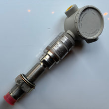 Load image into Gallery viewer, Gould PGF3000 Series Pressure Transmitter + Fitting