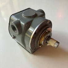 Load image into Gallery viewer, Allen-Bradley Speed Switch Series F 808 J4