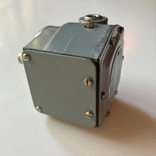 Load image into Gallery viewer, Allen-Bradley Speed Switch Series F 808 J4
