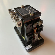 Load image into Gallery viewer, Allen Bradley Magnetic Overload Relay Series A. 810-A05A
